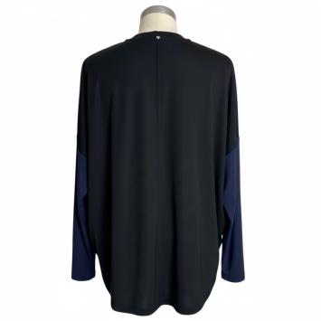 clau-d top black-night ronde zoom achterkant